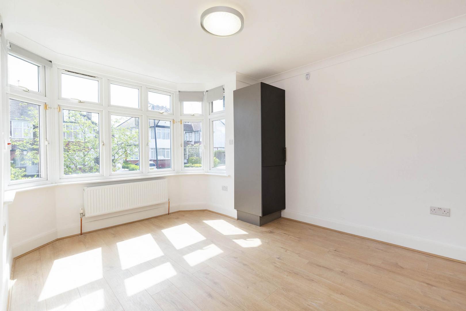 Stunning Newly Renovated Apartment Park Chase, Wembley